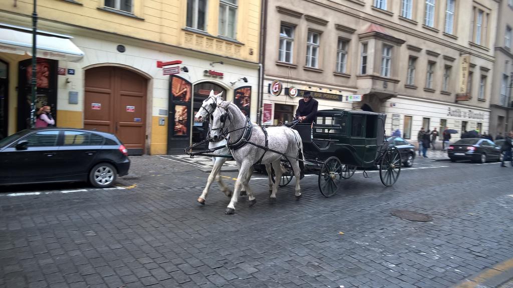 The Old Town'S Apartment Prague Luaran gambar